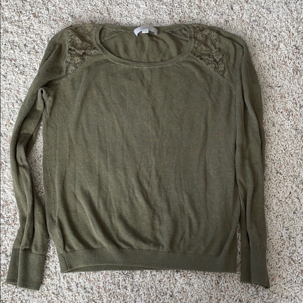 Lightweight sweater with lace detail